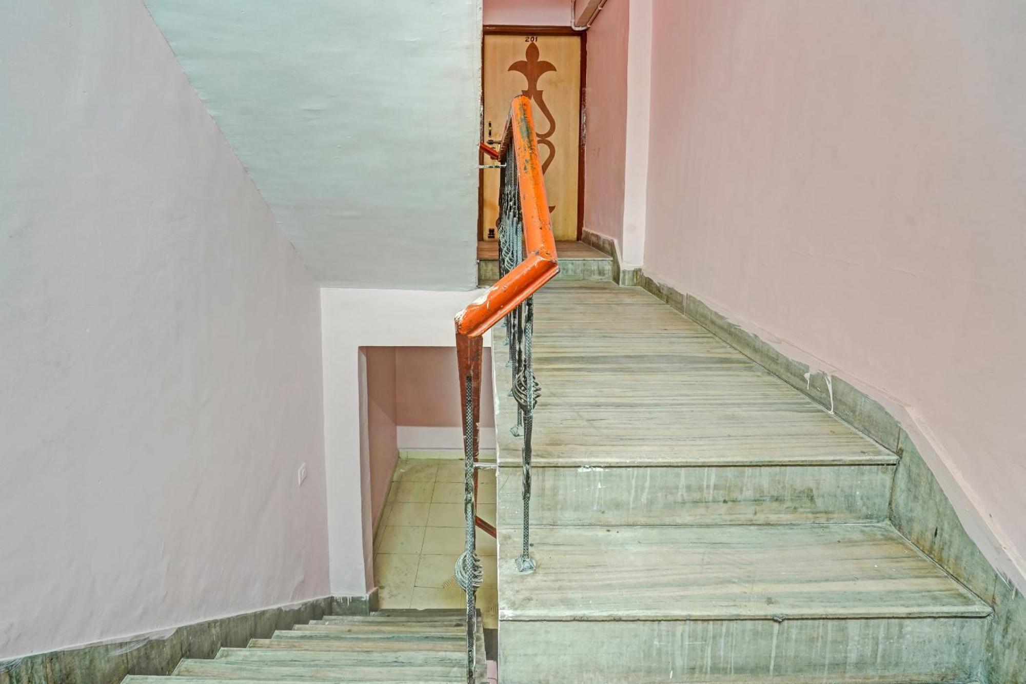 Hotel O B N Palace Rāipur Dış mekan fotoğraf